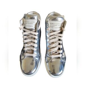 Marc by Marc Jacobs Mirror reflection in silver high Top sneakers. Sz 37